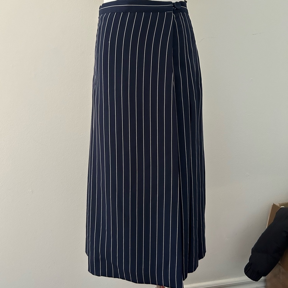 Babaton navy blue skirt in size 2